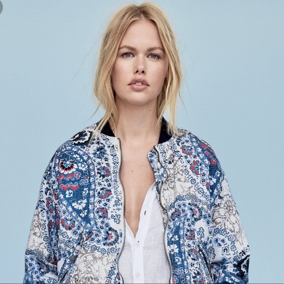 Free People Jackets & Blazers - Free People EUC bomber jacket.